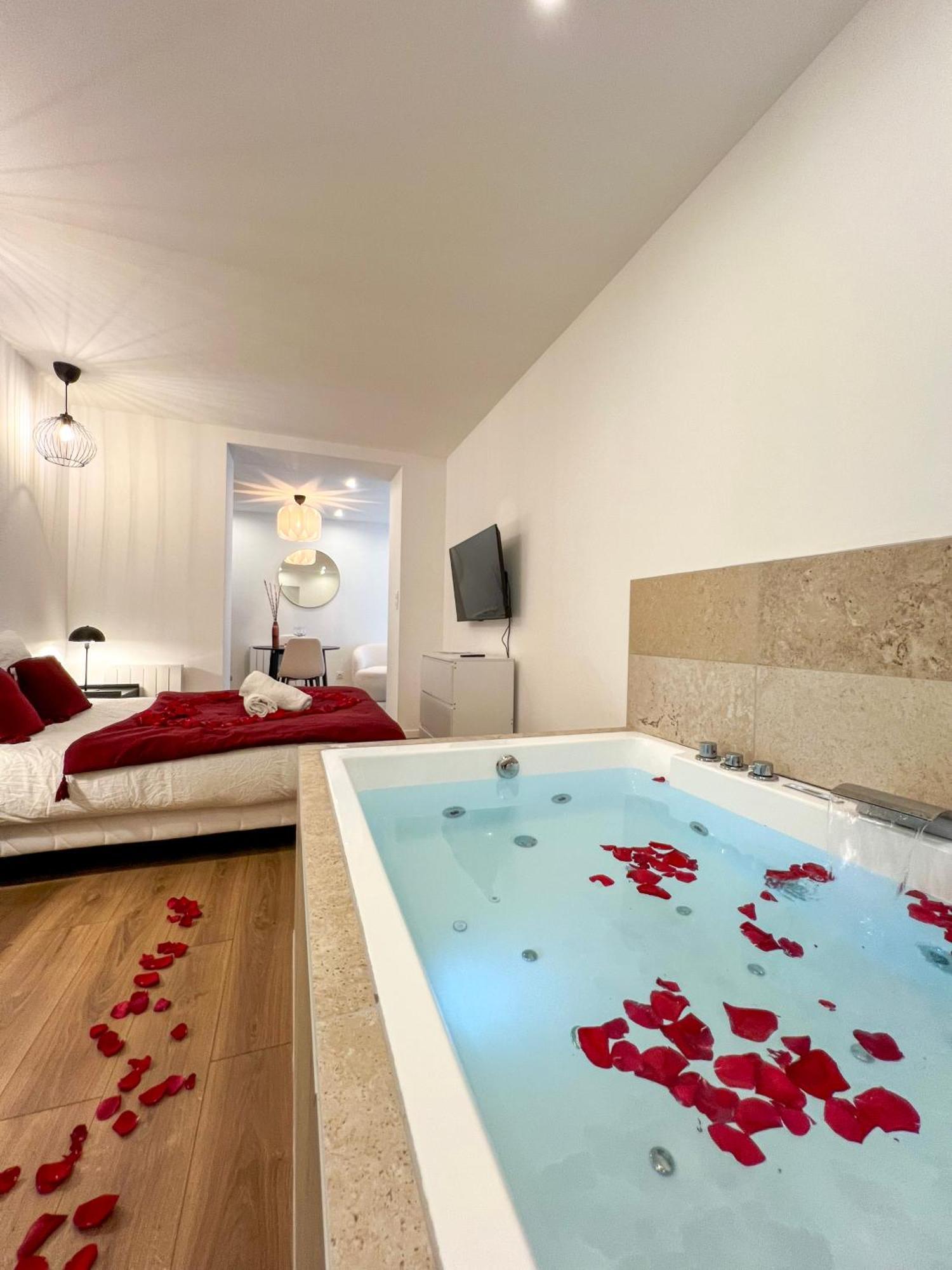 Bibemus Casa Maja - Baignoire Balneo - Parking - Terrasse Apartment แซงต์-เอเตียน ภายนอก รูปภาพ